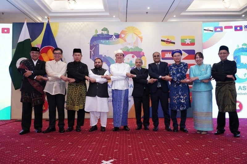 Les ambassadeurs de l'ASEAN et des responsables pakistanais. Photo : ambassade du Vietnam au Pakistan.