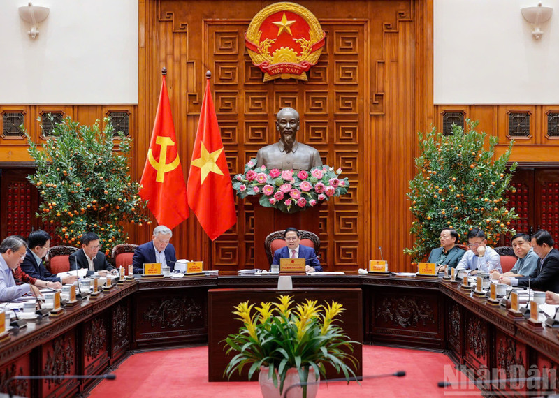 Réunion du Comité permanent du gouvernement. Photo : NDEL.