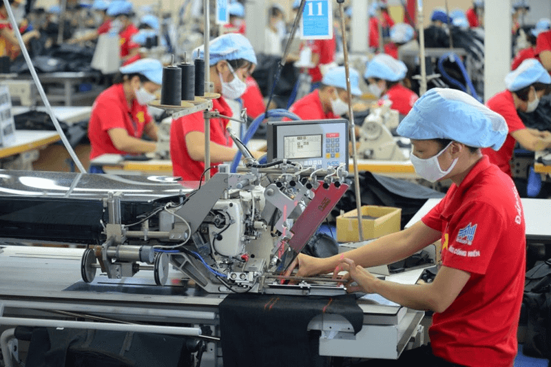 Selon le rapport de S&P Global, le secteur manufacturier vietnamien a enregistré en septembre une poursuite de sa reprise. Photo : baodautu.vn