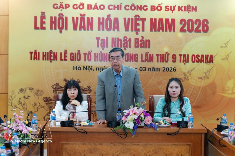 Nguyen Phu Binh, ancien vice-ministre des Affaires étrangères et président de l’Association de liaison avec les Vietnamiens résidant à l’étranger à la rencontre avec la presse. Photo : VNA.