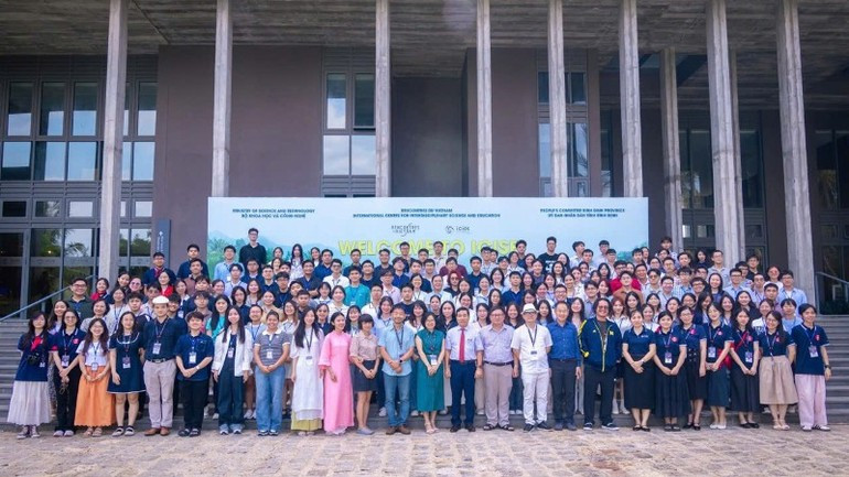 La 12e édition de l’École d’été scientifique du Vietnam a accueilli 150 étudiants venus des quatre coins du pays. Photo : NDEL.