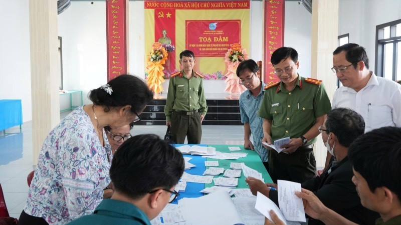 Les préparatifs pour les élections des députés de la XVIe législature de l’Assemblée nationale et des membres des conseils populaires à tous les niveaux pour le mandat 2026-2031 dans la ville de Hue entrent dans la phase finale. Photo : NDEL