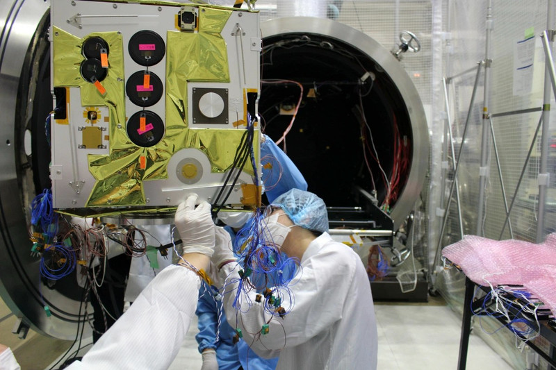 L'assemblage de satellites. Photo : VOV