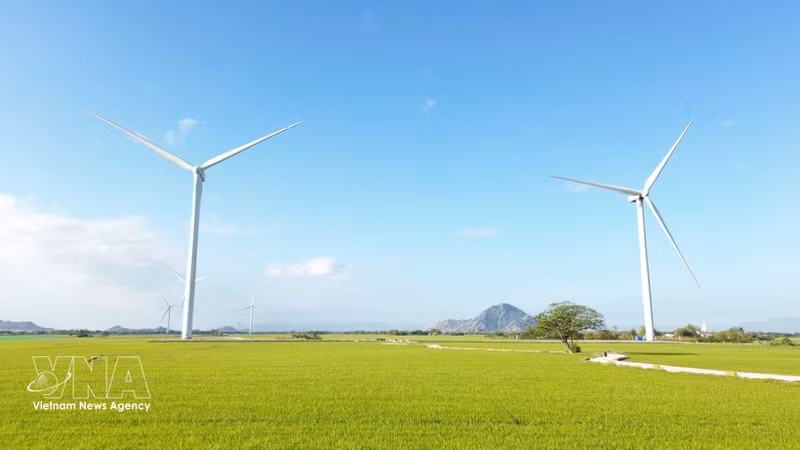 La Résolution n°70 ouvre la voie au développement d’un marché de l’électricité concurrentiel, tout en renforçant l’attraction des investissements du secteur privé. Photo : VNA.