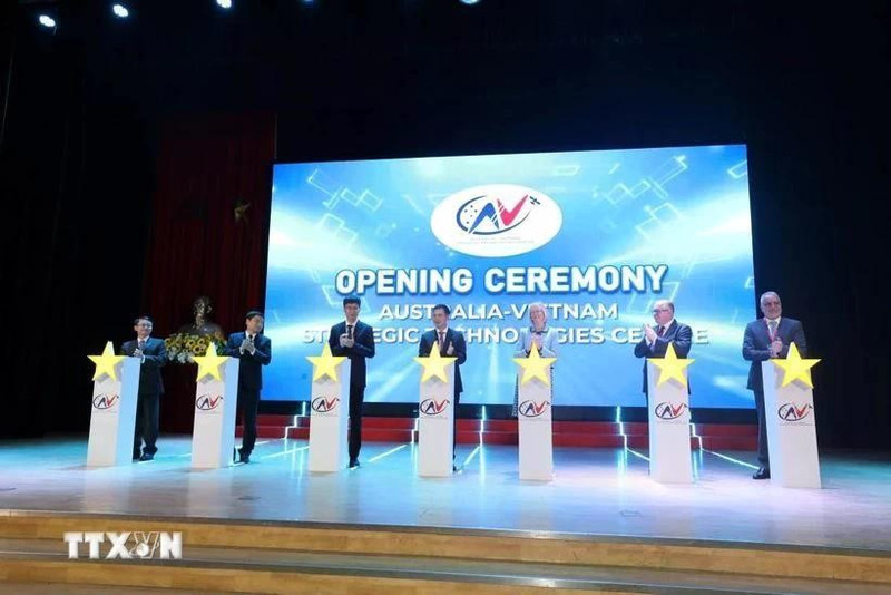 Le Centre technologique stratégique Australie-Vietnam (AVSTC) fait ses débuts à Hanoi, le 11 juin. Photo : VNA.