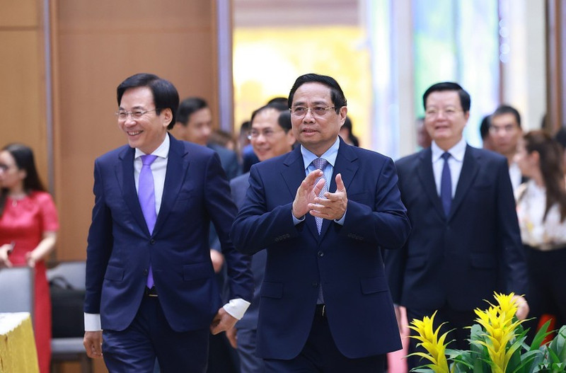 Le Premier ministre Pham Minh Chinh a présidé une rencontre afin de présenter ses vœux de Nouvel An et d'ordonner le déploiement immédiat des missions du Bureau du gouvernement. Photo : VNA.