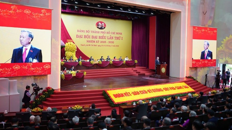 Panorama du Congrès du Comité du Parti de Ho Chi Minh-Ville pour le mandat 2025–2030. Photo : NDEL.