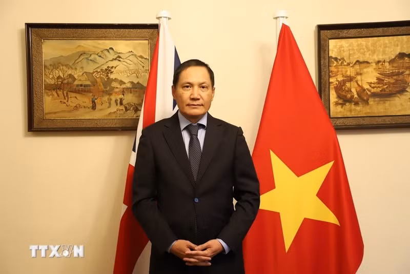 L'ambassadeur du Vietnam au Royaume-Uni, Do Minh Hung. Photo : VNA.