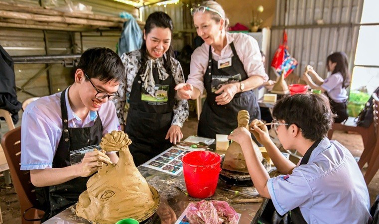 Les élèves ont été accompagnés dans la réalisation de leurs créations artistiques dans le cadre du programme d'éducation au patrimoine. Photo : NDEL.
