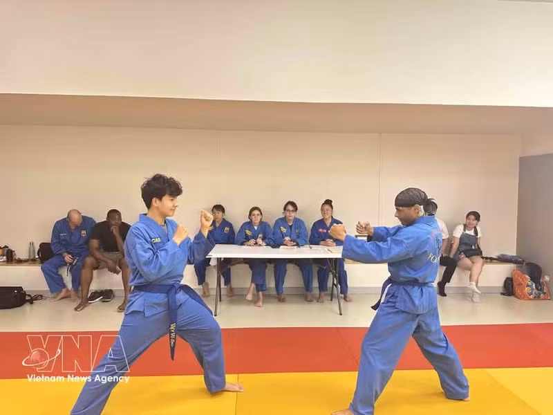 Le club de Vovinam de Thuy Tien contribue à préserver l'identité culturelle vietnamienne, à promouvoir l'image du Vietnam et à renforcer les liens au sein de la communauté. Photo: VNA