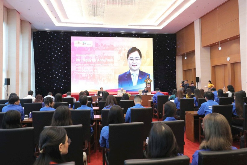 Le programme "AIPA Roadshow au Vietnam". Photo : daibieunhandan.vn