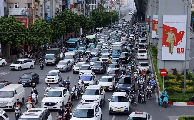 À compter du 1er juillet 2026, les règles des ZFE s’appliqueront au périphérique 1. À compter du 1er janvier 2028, les zones s’étendront aux zones situées à l’intérieur du périphérique 2. Photo : VNA.