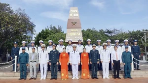 Truong Sa - Confiance totale dans le Parti