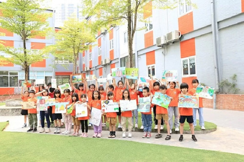 Le concours « La vivacité du Vietnam » a suscité un grand intérêt parmi les élèves de l’école Alpha, Hanoi. Photo : Comité d'organisation. Le concours « La vivacité du Vietnam » a suscité un grand intérêt parmi les élèves de l’école Alpha, Hanoi. Photo : Comité d'organisation.