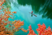 Émerveillement devant le « miroir vert » au cœur des montagnes de Cao Bang