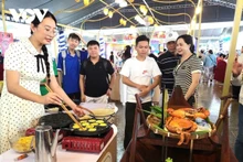 À Ca Mau, le crabe s’invite dans les mets populaires et séduit les foules