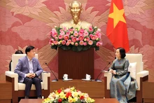 La vice-présidente de l’Assemblée nationale, Nguyen Thi Thanh et le professeur Kim Hak-Min, lors de la rencontre à Hanoï. Photo : VNA. 