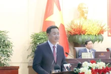 Le secrétaire du Parti pour la ville, Le Ngoc Quang, prend la parole. Photo : VOV.