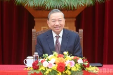 Le secrétaire général du Comité central du Parti, To Lam, a reçu une délégation composée de dirigeants de plus de 40 groupes et entreprises internationales de premier plan, membres du Conseil d’affaires d’Asie. Photo : NDEL 