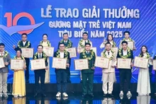 Jeunes Vietnamiens remarquables et jeunes Vietnamiens prometteurs de 2025 Photo : VNA. 