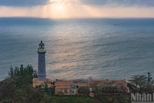 Cap sur le phare de Dai Lanh, premier témoin de l’aube sur le Vietnam continental