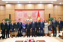 Le président de l’Assemblée nationale reçoit le président de l’Audit d’État du Laos. Photo: VNA