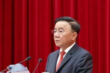 Le membre du Politburo et membre permanent du Secrétariat du Comité central du Parti, Tran Cam Tu, prend la parole lors de la conférence, à Hanoi, le 17 mars. Photo : VNA. 