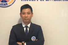 Le professeur Dinh Duc Truong.