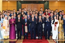 Le Secrétaire général To Lam rencontre les Vietnamiens d’outre-mer participant au programme « Printemps au pays natal 2026 »