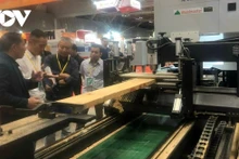 Afin de mieux cerner les préférences des consommateurs sur les marchés d’exportation, les entreprises participent à de nombreux séminaires et salons internationaux. Photo : QH