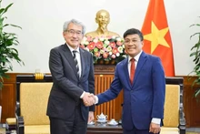 Le vice-ministre permanent des affaires étrangères, Nguyen Minh Vu, reçoit Hataeda Mikio, vice-président exécutif de l’Agence japonaise de coopération internationale (JICA). Photo : baoquocte.