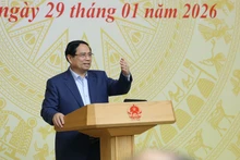 Le Premier ministre Pham Minh Chinh, président du Conseil central d’émulation et de récompense, s'exprime lors de la réunion. Photo : VNA.