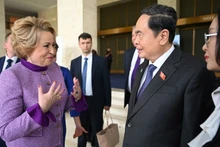 Le président de l’Assemblée nationale, Tran Thanh Man, et la présidente du Conseil de la Fédération de Russie, Valentina Matvienko.