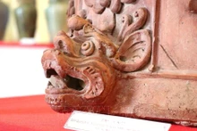 Motifs sur une céramique ancienne de Quang Duc. Photo : VNA.
