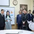 Le Roi et la Reine de Thaïlande visitent une classe de langue thaïe. Photo : dantri.vn