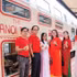 Le train « Cinq portes de la ville » de Hanoï illustre clairement comment l’atmosphère de la Fête nationale peut être intégrée à un produit touristique. Photo : baodautu.vn