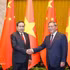 Le président de l’Assemblée nationale vietnamienne, Tran Thanh Man (gauche), et le Premier ministre chinois, Li Qiang, en octobre 2026 à Pékin. Photo : VNA.