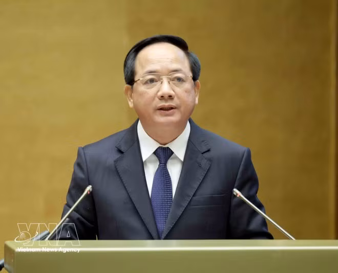Trinh Van Quyet, secrétaire du Comité central et chef de la Commission centrale de la sensibilisation, de l’éducation et de la mobilisation des masses, a présenté le 25 février à Hanoï un rapport thématique sur les contenus fondamentaux de la Résolution n° 80-NQ/TW du 7 janvier 2026 concernant le développement de la culture vietnamienne. Photo : VNA