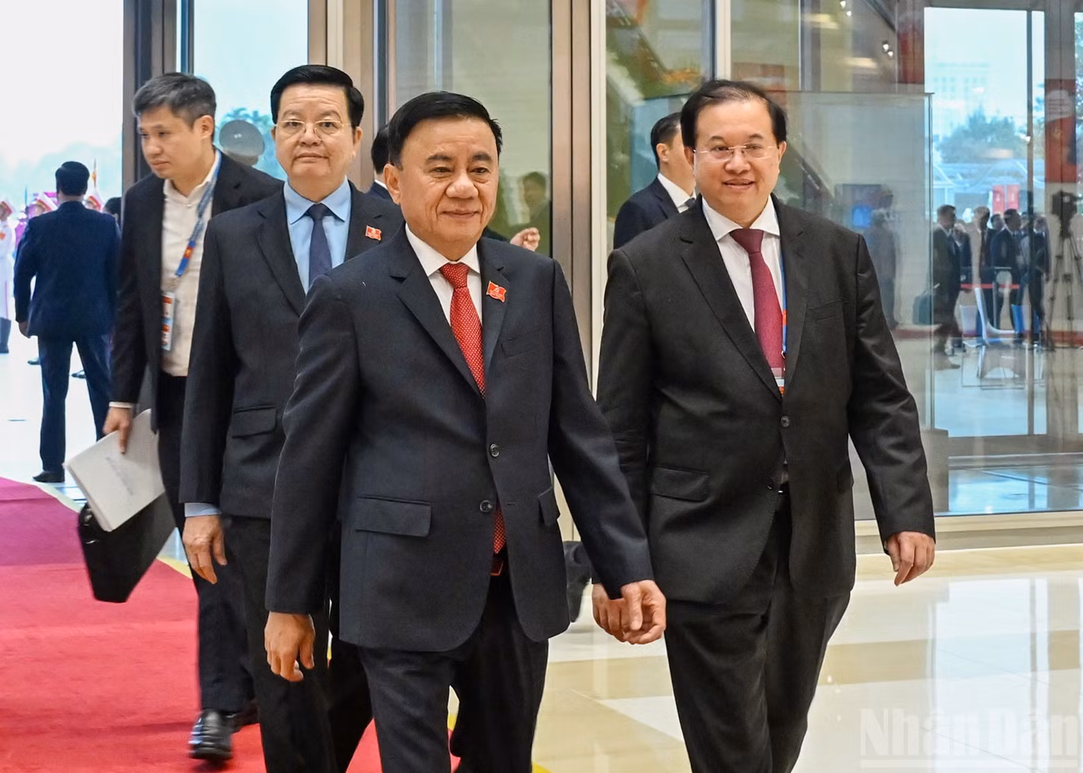Le membre permanent du Secrétariat Tran Cam Tu assiste à la séance d’ouverture. (Photo : DUY LINH)