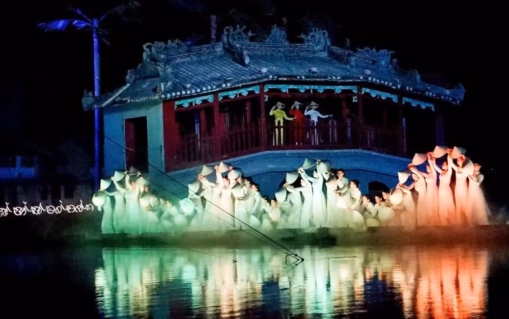 Souvenirs de Hoi An : un spectacle vivant impressionnant. Photo : VNA