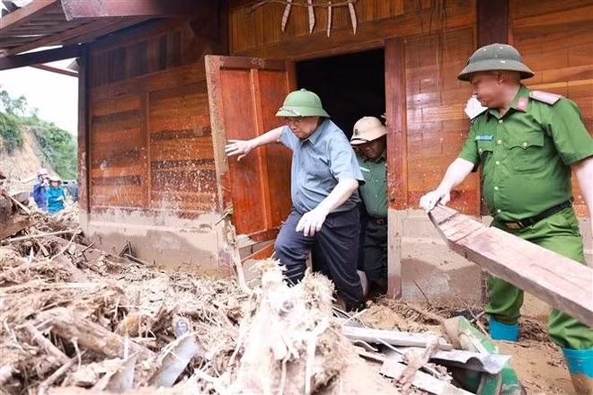 Le Premier ministre Pham Minh Chinh à Xa Dung. Photo: VNA