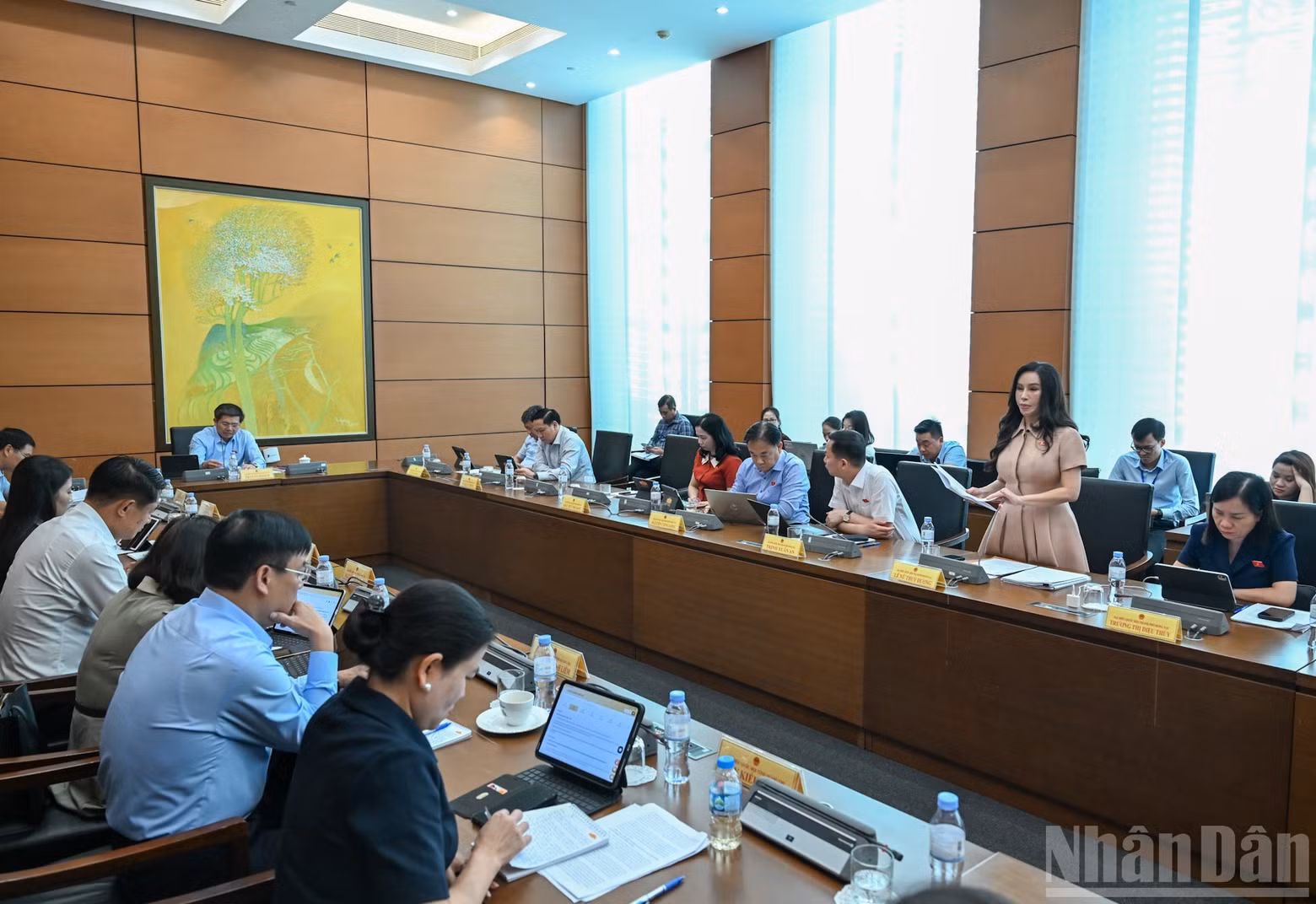 Vue d’ensemble de la séance de discussion du groupe 4, composé des délégations de l’Assemblée nationale de Dong Nai et des provinces de Quang Tri et de Dien Bien. (Photo : DUY LINH)