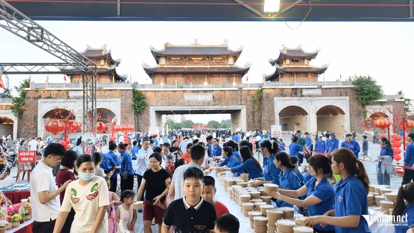 12 000 paquets-cadeaux ont ainsi été remis aux enfants.