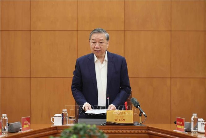 Le secrétaire général du Parti, Tô Lâm, s&apos;exprime lors de la 4e réunion de la sous-commission du personnel du 14e Congrès national du Parti. Photo : VNA.
