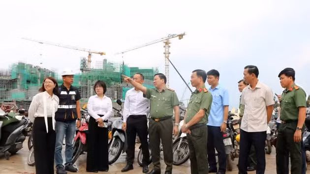 La délégation a effectué une mission d’inspection sur le terrain dans plusieurs sites stratégiques destinés à accueillir les activités de la Semaine des dirigeants économiques de l’APEC 2027. Photo : VNA.
