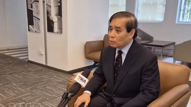 Le professeur Vu Minh Khuong, de l’École de politique publique Lee Kuan Yew de l’Université nationale de Singapour. Photo : VNA.