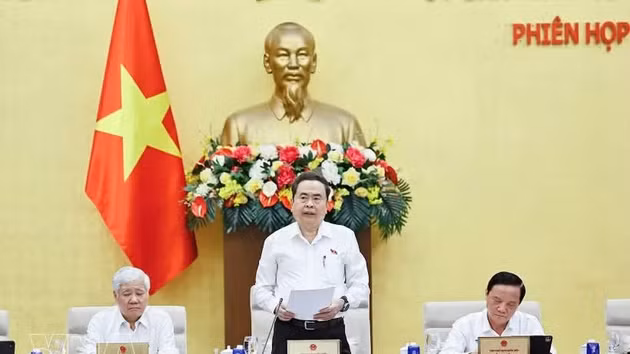 Le président de l’organe législatif, Trân Thanh Mân s'exprime lors de l'ouverture de la session. Photo : VNA.