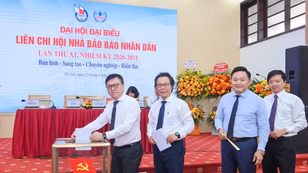 Préserver la tradition et promouvoir l’innovation pour construire le journal Nhân Dân moderne à l'ère du numérique