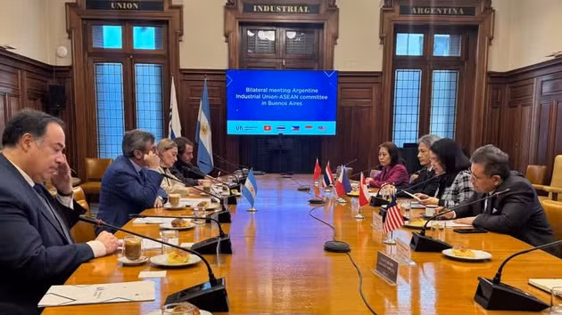 Réunion entre les ambassadeurs de l’ASEAN et l’Union industrielle argentine (UIA). Photo : VNA.