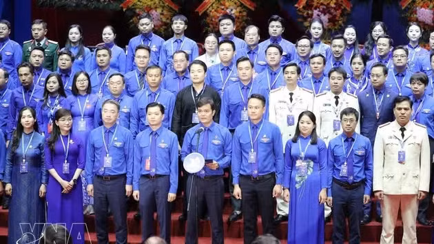 Les membres du Comité exécutif, du Comité permanent et du Secrétariat de l'Union de la jeunesse communiste Ho Chi Minh, pour le 13e mandat (2026-2031). Photo : VNA.